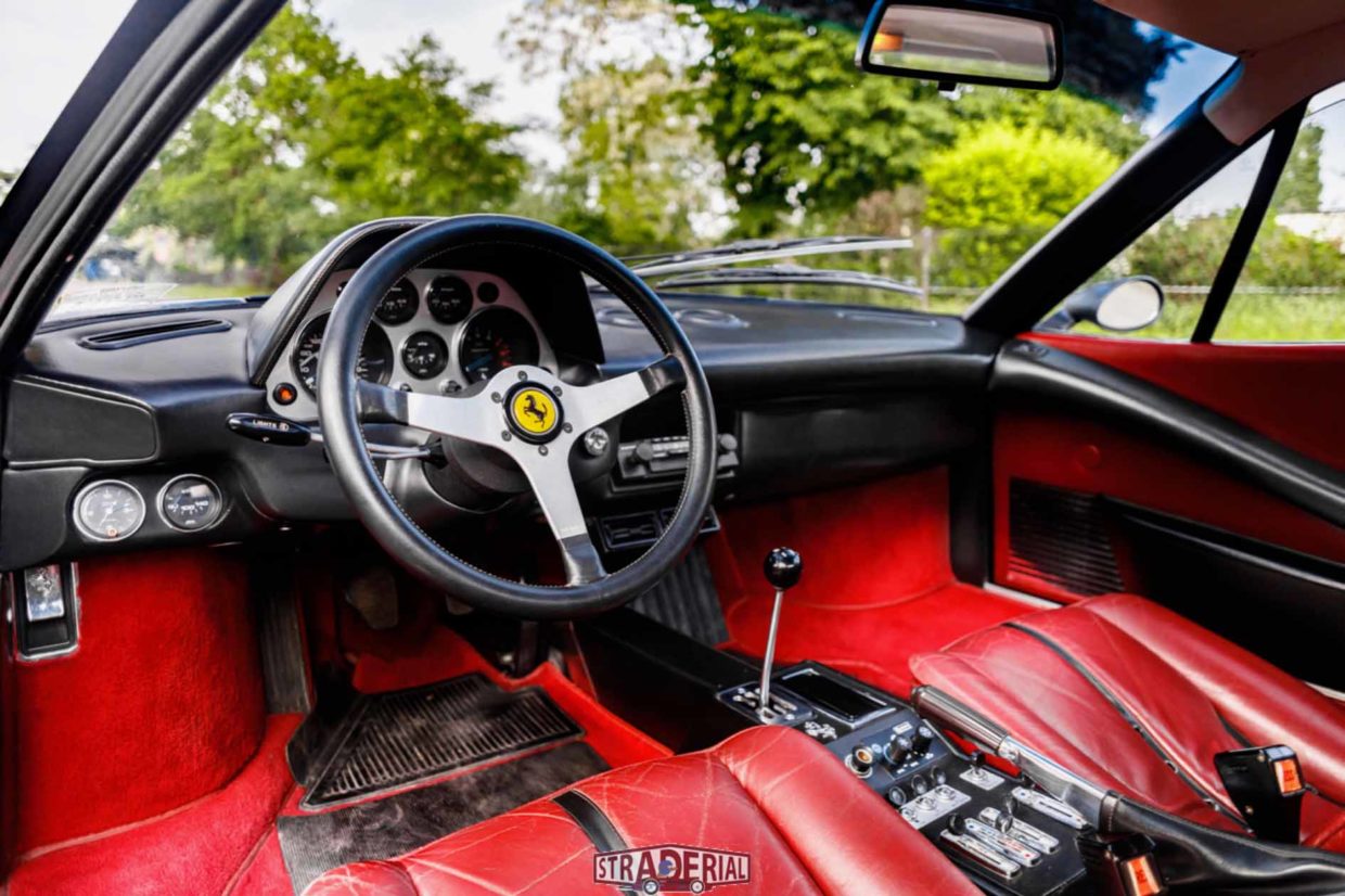 Ferrari 308 Vetroresina 1976 - Straderial Paris Classic Cars for sale - Voiture de collection à vendre - 18
